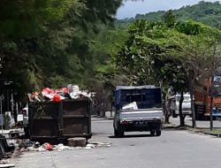 Sampah yang menumpuk dan meresahkan warga di Jalan Soekarno Hatta berharap ada tindaklanjut dari Pemerintah terkait