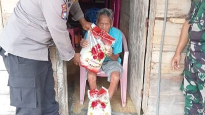 BHABINKANTIBMAS POLSEK SABBANG, AIPDA YUNUS. T. KABANGA BERBAGI KASIH KEPADA WARGA BINAANNYA