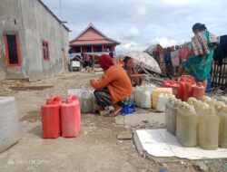 Sepekan warga Desa Bontosunggu krisis air bersih akibat cuaca buruk