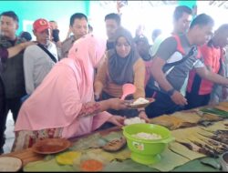 Kembalikan kepercayaan masyarakat konsumsi ikan, pedagang ikan meriahkan makan bersama dengan Pemerintah dan masyarakat