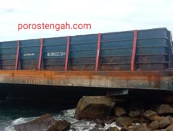 Tongkang ditemukan terdampar di wilayah Desa Tanamalala Kecamatan Pasimasunggu