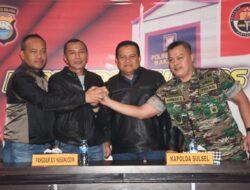 Pangdam XIV/Hsn dan Kapolda Sulsel Lakukan Konferensi Pers: Kedamaian dan Kebersamaan Menjaga Kondusifitas Makassar