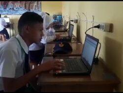 Hari pertama Ujian Sekolah Berbasis Komputer, siswa kelas IX UPT SMPN Bontonumpa No. 16 Kepulauan Selayar