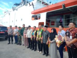 BPK RI Beserta Rombongan Disambut Wabup Selayar di Pelabuhan Benteng