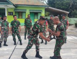 Tingkatkan Naluri Bertempur Plh. Danramil 09 Sabbang Pimpin beladiri taktis