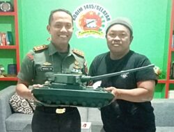 Dandim Selayar Terima Kado HUT 78 TNI dari Seorang Difabel