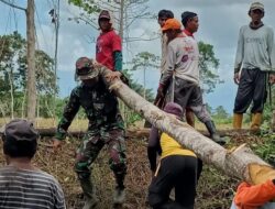 Antisipasi luapan air, Babinsa Koramil – 09/ Sabbang gotong royong bersama warga 