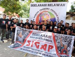 Deklarasi Dukungan Ganjar, SIGAP Maros Syukuran Berbagi Sosial Kepada Tukang Becak di Kab. Maros