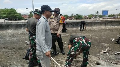Hari Juang TNI AD, Kodim 1411/Bulukumba Laksanakan Karya Bakti Bersih Sampah Plastik