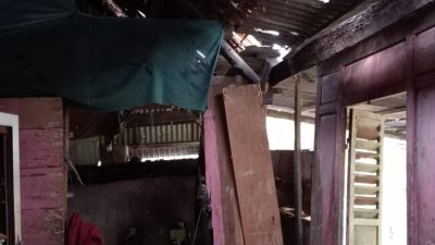 Rumah warga Desa Maharayya rusak parah akibat disambar Petir