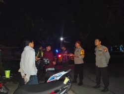 Monitoring Giat Masyarakat di Malam Hari oleh Bhabinkamtibmas Polsek Masamba
