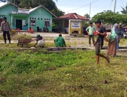 Sinergitas TNI-Polri dan Mahasiswa KKN Bersama Masyarakat Desa Pembuniang