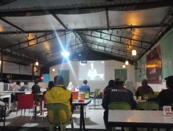 Dirangkaikan Nobar Debat Capres, KPU Luwu Utara Gelar Sosialisasi di Teras Adira Masamba