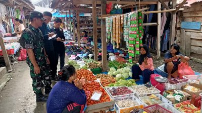 Koramil 1403-09 Sabbang Pantau Harga Sembako di Pasar Lara Jelang hari raya idul Fitri