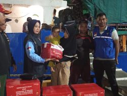 Dinas Sosial Kabupaten Kepulauan Selayar salurkan logistik kepada Penumpang Kapal batal Berangkat akibat Cuaca Ekstrim