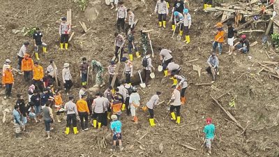 Tim SAR Gabungan Terus Lanjutkan Pencarian Dua Korban Longsor di Tana Toraja