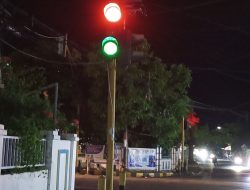Traffic Light Buat Bingung Pengendara, Warna Nyala Bersamaan
