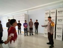 Pastikan Logistik Pilkada 2024 Dalam Keadaan Kondusif, Wakapolres Luwu Utara Pimpin Pengecekan Ke Gudang KPU