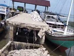 Belum Genap Setahun, Dermaga Tambatan Perahu Desa Batang Kecamatan Takabonerate Ambruk