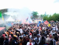 Puluhan Ribu Warga Takalar Padati Kampanye Daeng Manye-Hengky Yasin: Hujan Deras Tak Halangi Semangat Perubahan