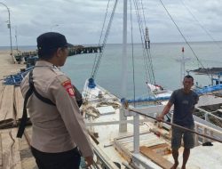Pemeriksaan Kapal Laut untuk Cegah Peredaran Miras di Takabonerate 