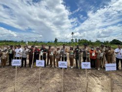 Polres Luwu Utara berkolaborasi dengan Pemkab Lutra melakukan Penanaman Jagung Serentak 1 Juta Hektar di Desa Radda
