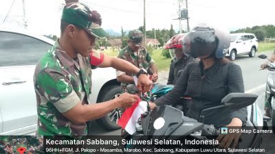 Koramil 1403/Sabbang Laksanakan Pembagian Bendera Merah Putih, Tanamkan Nasionalisme Kepada Masyarakat