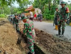 Koramil 1403-09/Sabbang Gelar Karya Bhakti Bersihkan Drainase di Kelurahan Marobo
