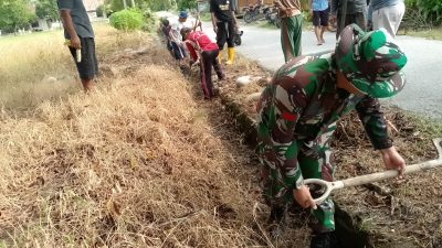 Koramil Sabbang Gelar Karya Bhakti, Drainase Marobo Dibersihkan untuk Cegah Banjir