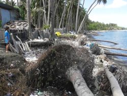 ‎Abrasi Mengganas di Dusun Baringan, Rumah Warga Terancam Tersapu Laut