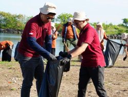 GMTD Berhasil Kumpulkan Sampah 306 Sampah Dari Aksi Bersih Pantai