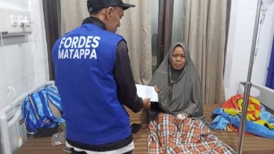 Fordes Matappa Salurkan Bantuan untuk Warga Balo-Balo yang Dirawat di RSUD Batara Guru