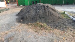‎Pasir Laut di Proyek SMPN Tanahbau Rp1,8 Miliar, Dugaan Afiliasi Pemasok Ilegal Mencuat